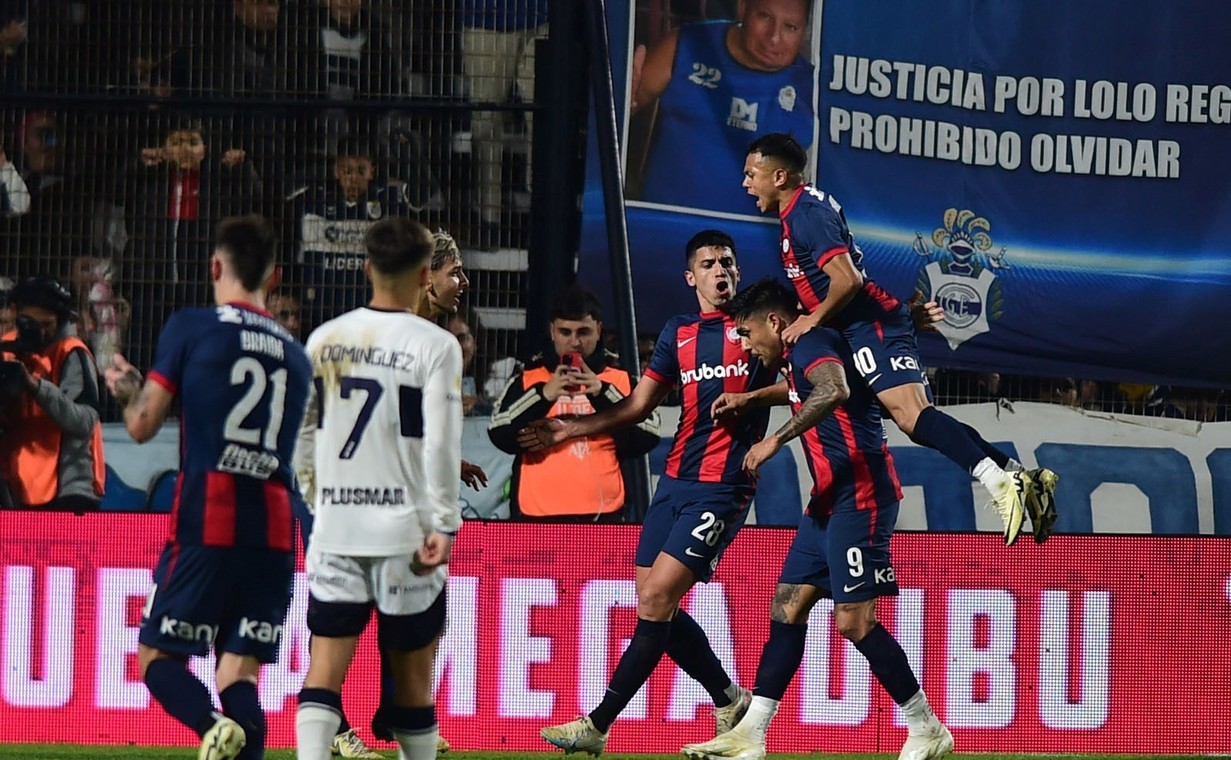 San Lorenzo derrotó a Gimnasia y logró su primer triunfo en la Liga Profesional