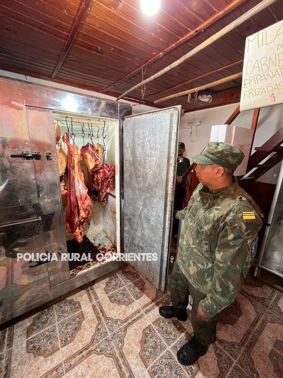 OPERATIVO POLICIAL: SECUESTRAN CARNE ILEGAL EN CARNICERÍA DE GOYA