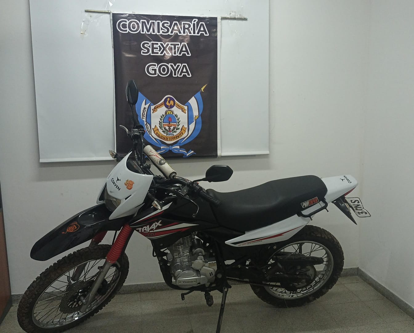 COMISARÍA SEXTA RECUPERA UNA MOTOCICLETA SUSTRAÍDA