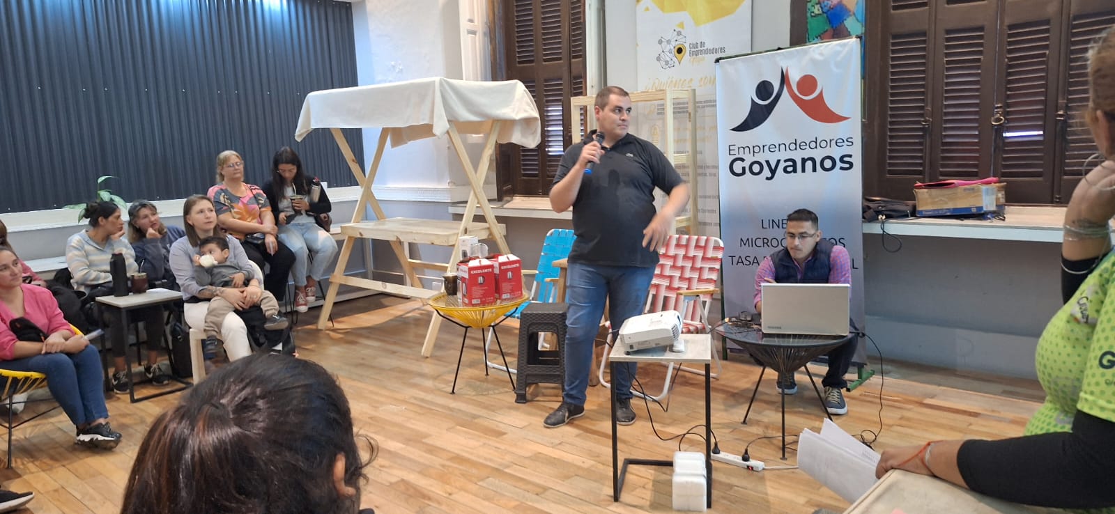 TALLERES PARA EMPRENDEDORES Y ARTESANOS