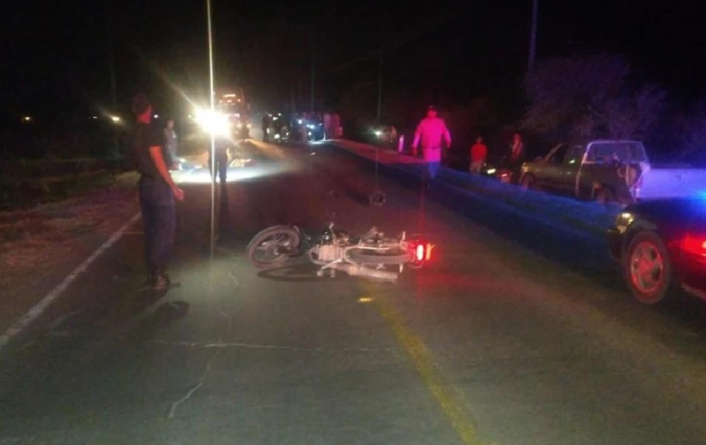 SAN COSME: Un automovilista chocó a una moto, mató a una mujer y se fugó