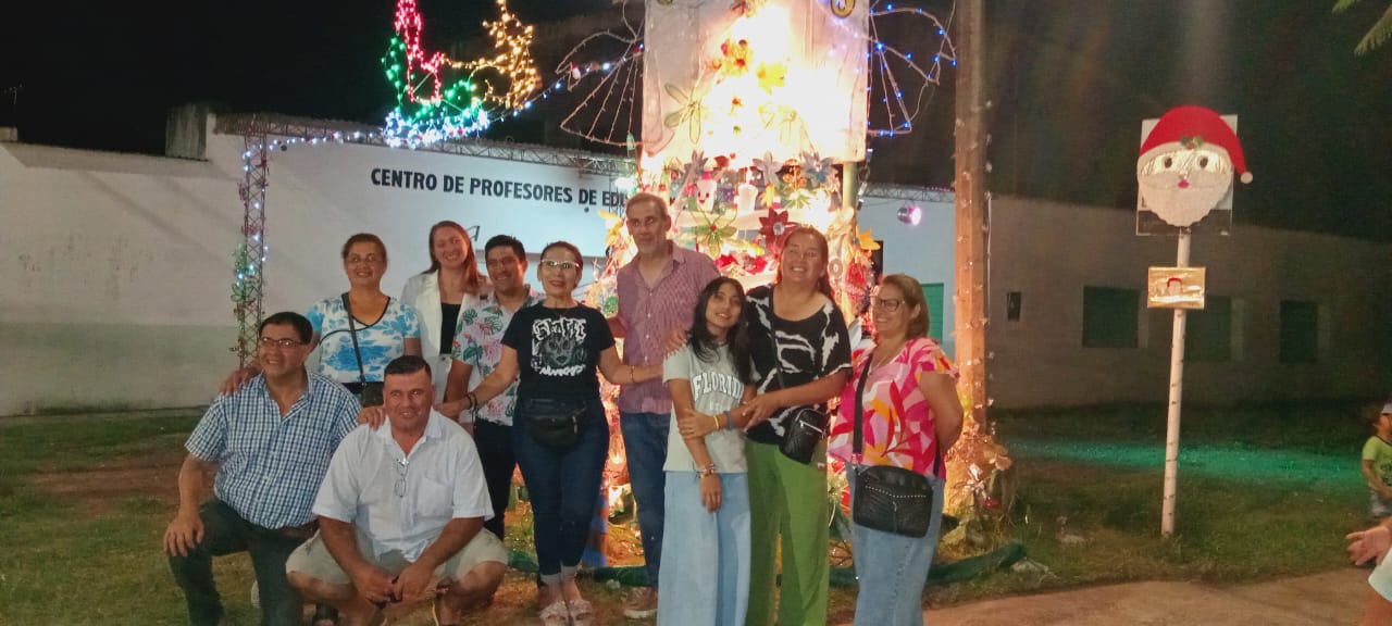 El Barrio Scofano de Goya Brilla con su Árbol de Navidad Sustentable