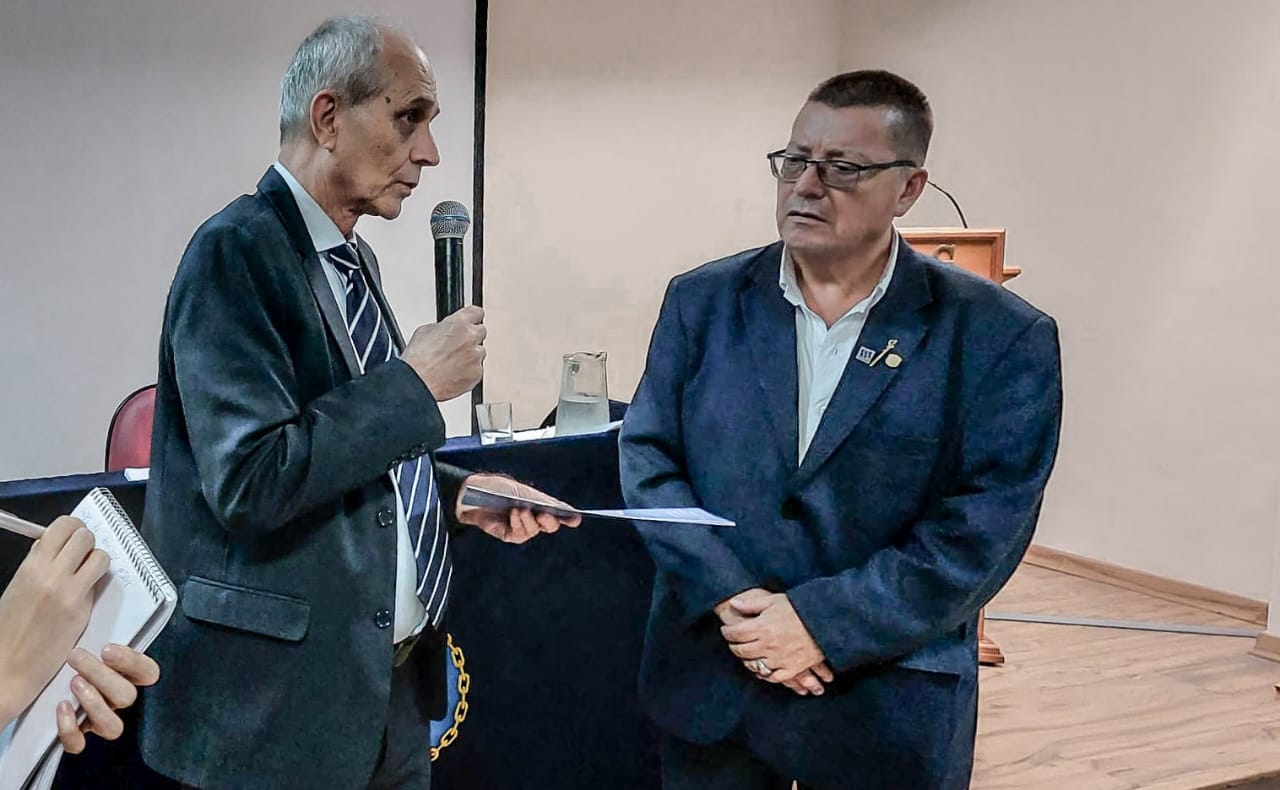 El Dr. Miguel Barrios expuso en la Escuela Superior de Guerra de Brasil y recibió reconocimiento
