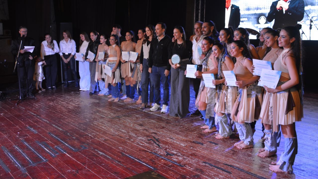 EMOTIVO RECONOCIMIENTO A LOS BALLETS QUE BRILLARON EN EL ESCENARIO MAYOR DE LA 49 FNS