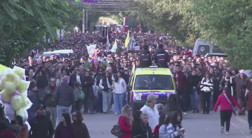 ¡GRAN EXPRESIÓN DE FE! MILES DE FIELES PARTICIPARON DE LA PROCESIÓN DE SANTA RITA EN ESQUINA