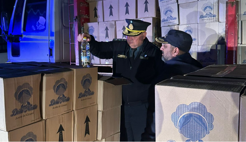 POLICÍA RECUPERA MILLONARIO CARGAMENTO DE ACEITE ROBADO POR ESTAFA