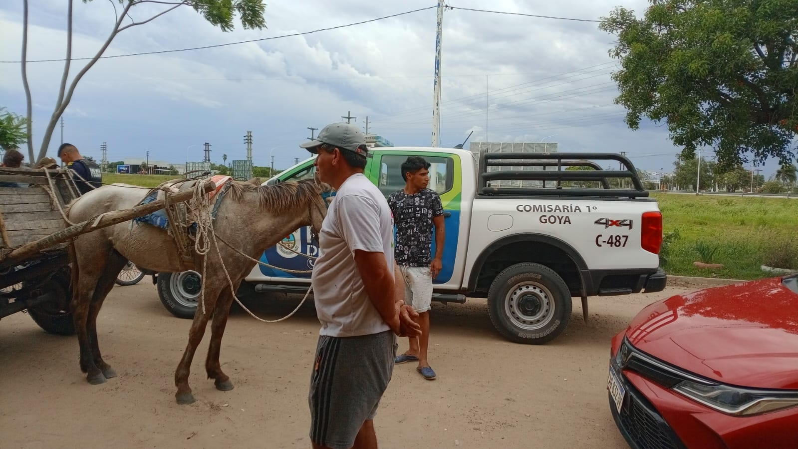 POLICÍA APREHENDE A UNA PERSONA POR MALTRATO ANIMAL