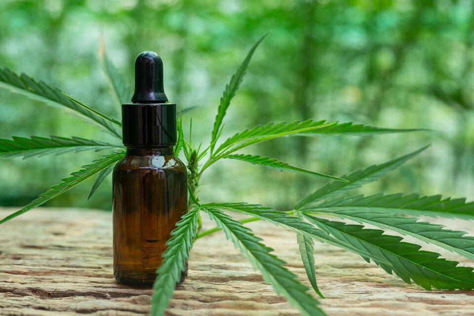 La Anmat prohibió la venta de un aceite de cannabis 