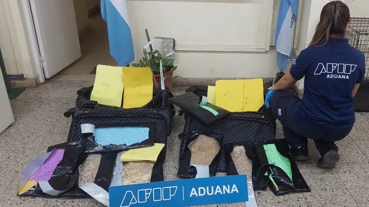  OPERATIVO EXITOSO: DETENIDA MUJER CON MÁS DE 10 KILOS DE DROGAS EN CORRIENTES