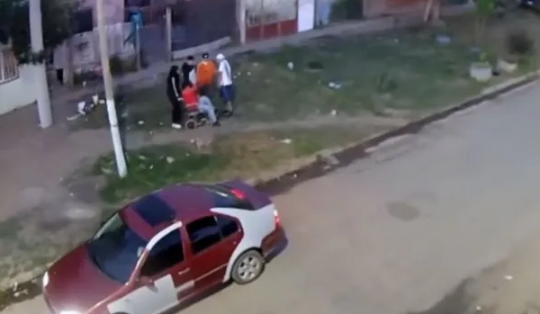Un adolescente en silla de ruedas mató de un balazo a un hombre