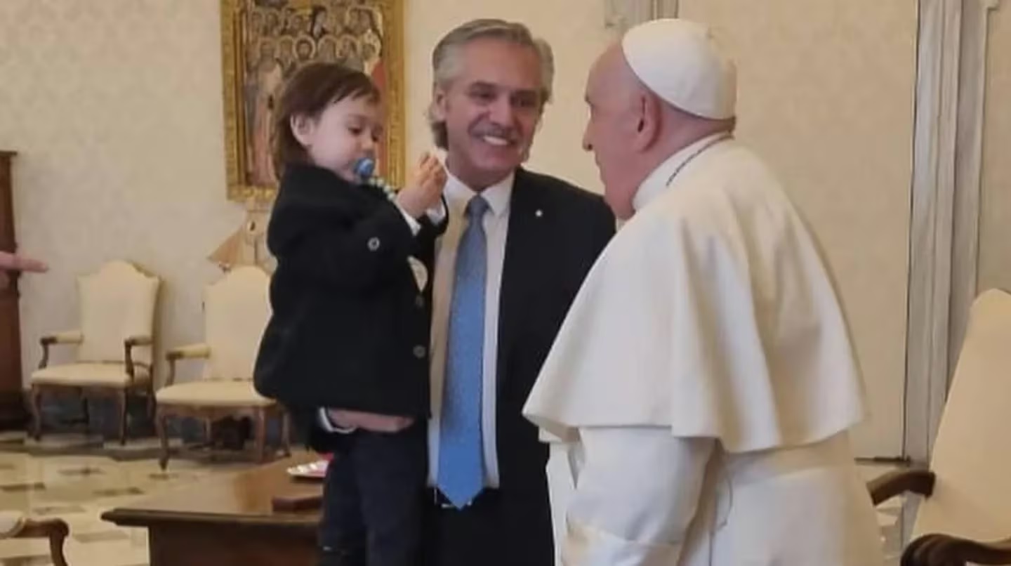 Antes de recibir a Milei, el papa Francisco mantuvo una reunión privada con Alberto Fernández