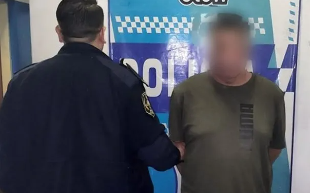 Glew: subió a un colectivo y mató al chofer tras acusarlo de ser el amante de su esposa