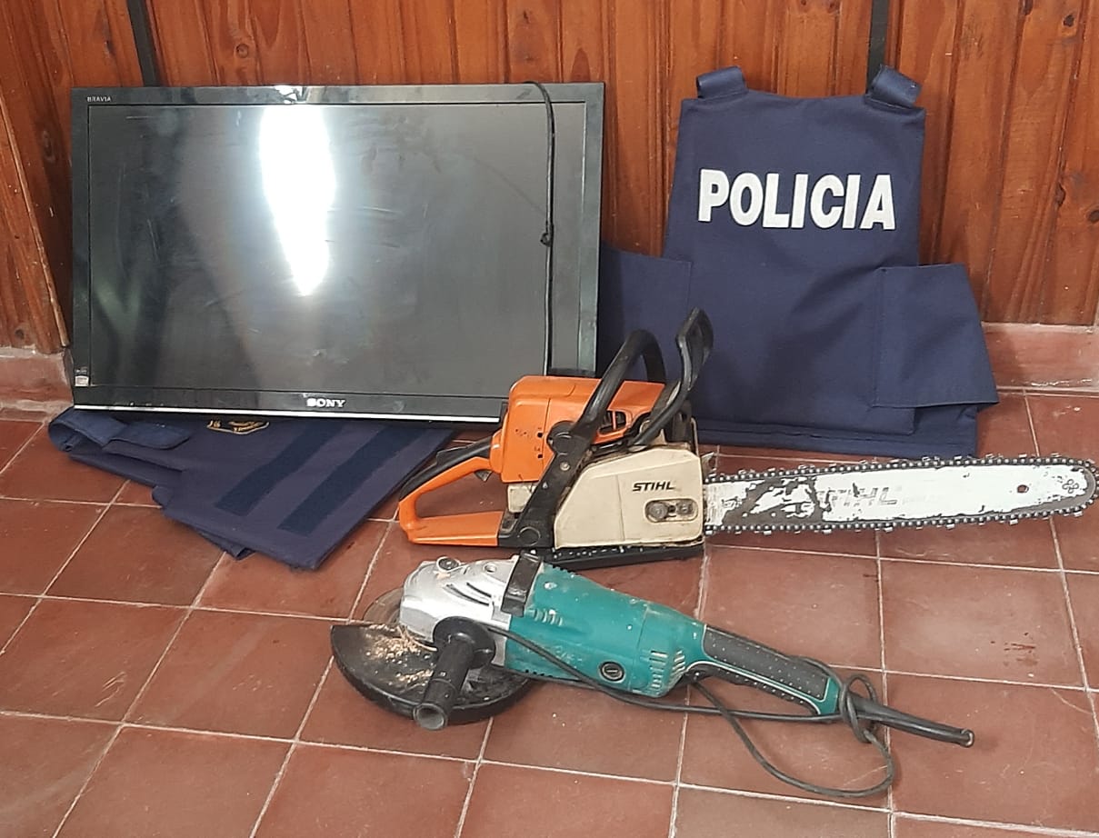 POLICÍA APREHENDIÓ A UN HOMBRE Y LE SECUESTRÓ VARIAS HERRAMIENTAS