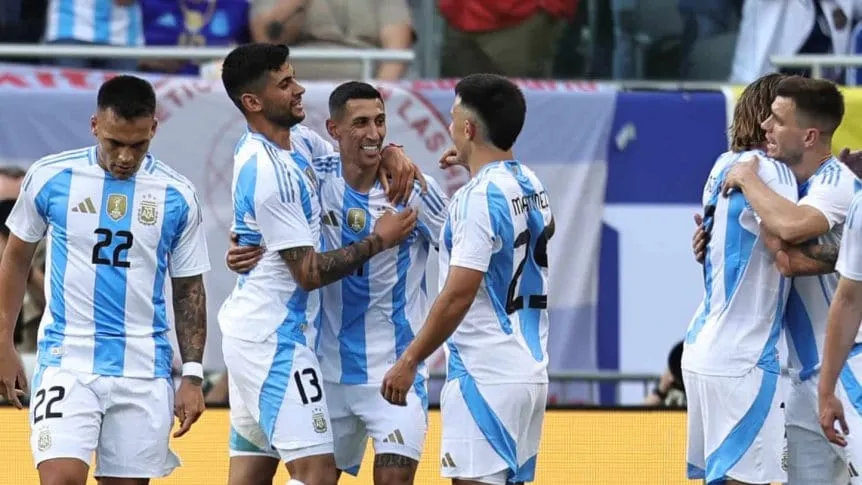 La Selección Argentina le ganó a Ecuador con gol de Di María y un rato de Messi