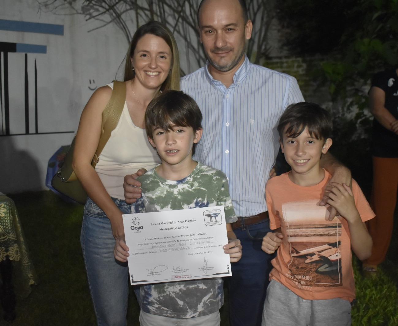ACTO DE COLACIÓN EN LA ESCUELA MUNICIPAL DE ARTES PLÁSTICAS
