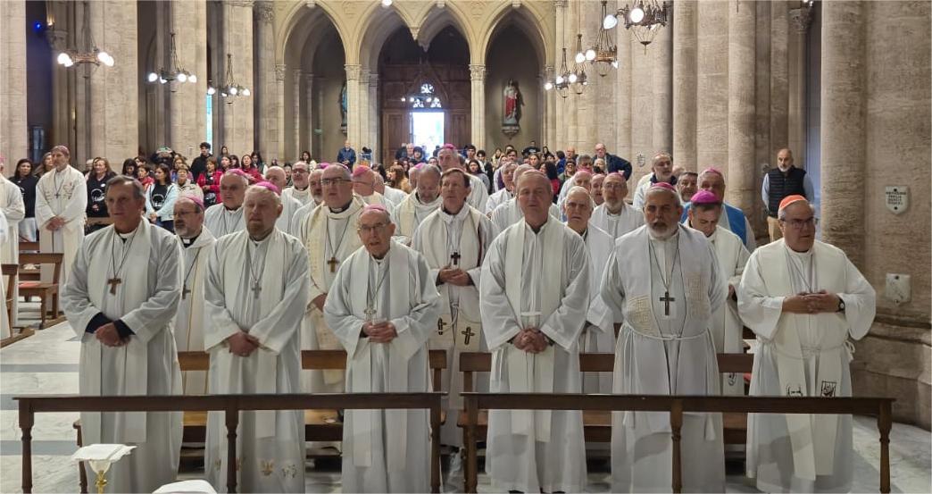 LOS OBISPOS PEREGRINARON A LUJÁN EN LA CLAUSURA DE LA ASAMBLEA PLENARIA DE LA CONFERENCIA EPISCOPAL