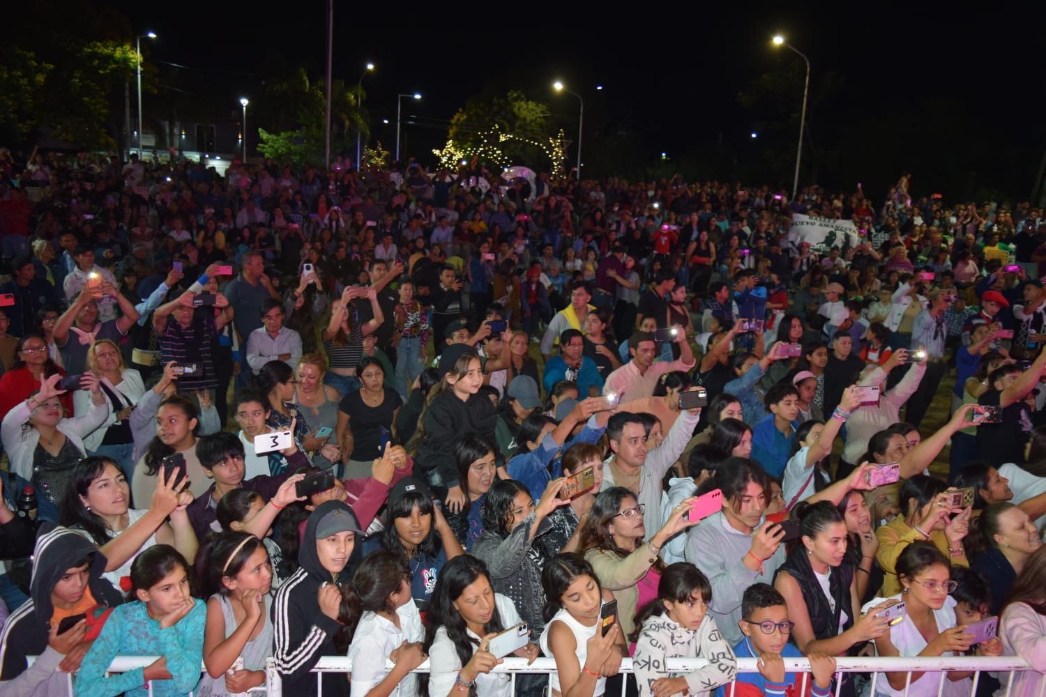 UNA MULTITUD VIBRÓ AL RITMO DE LA BAILANTA CHAMAMECERA EN PLAYA EL INGA