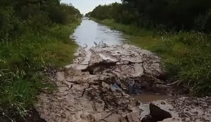 SUR DE CORRIENTES: una ruta que conecta dos pueblos colapsó por el intenso temporal