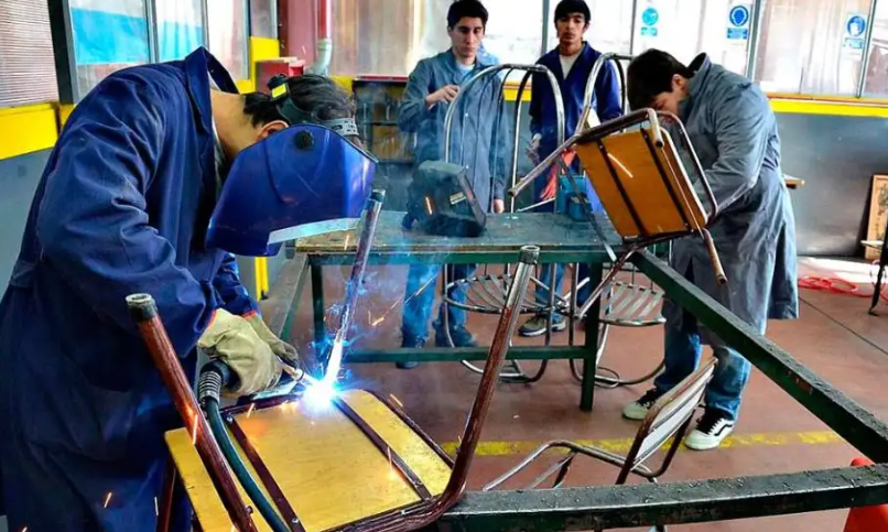 Alerta en Corrientes por el impacto del Presupuesto 2026 en las escuelas técnicas: "No van a tener para comprar clavos"