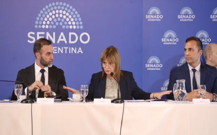 Reforma laboral: con un dictamen sujeto a cambios, Patricia Bullrich pasó el debate a febrero