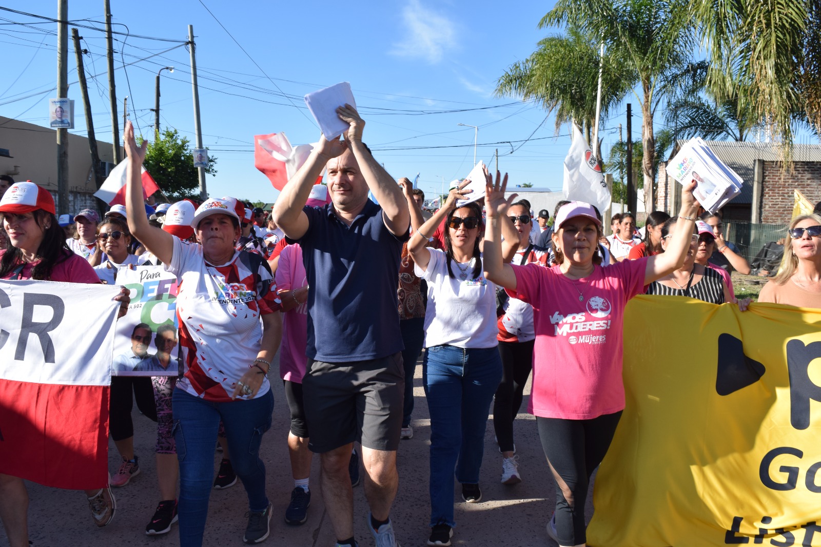 ESPERANZA Y UNIDAD EN LA CAMINATA DE CIERRE DE CAMPAÑA DE "VAMOS CORRIENTES"