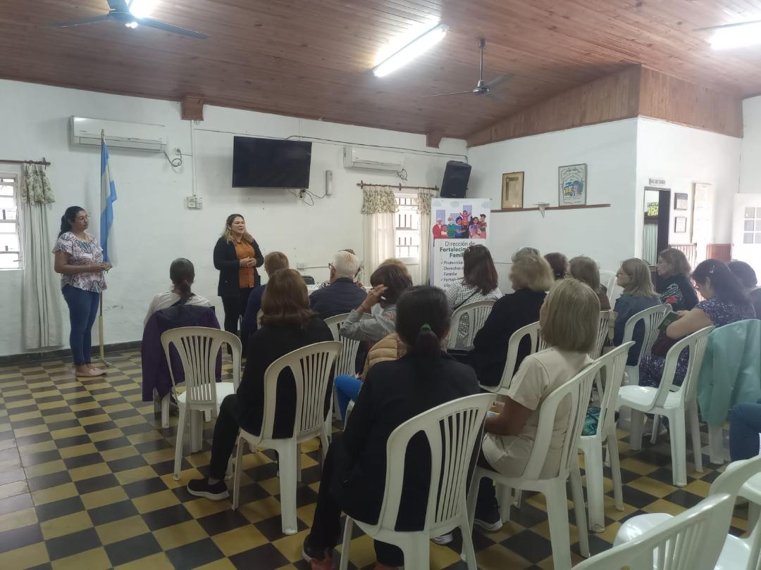 Programa Mayor Conectividad: CONTINÚAN CAPACITACIONES TECNOLÓGICAS PARA ADULTOS MAYORES EN LA CIUDAD