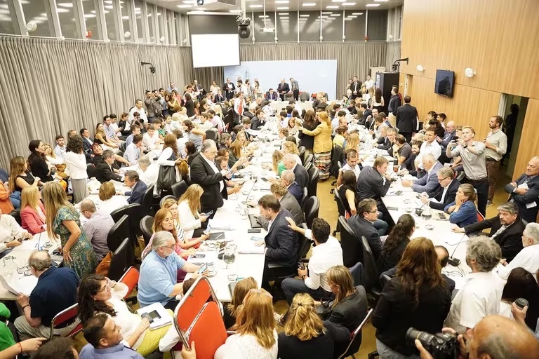 Ley ómnibus: la sesión de Diputados se pasó para la semana que viene