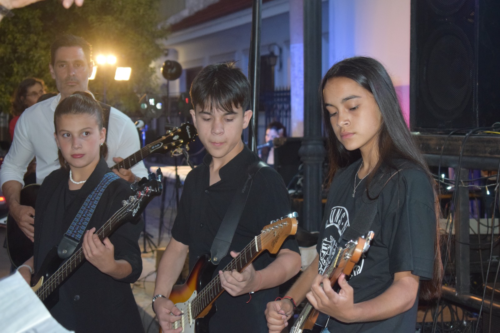 CONCIERTO DE FIN DE AÑO DE LA ESCUELA MUNICIPAL DE MÚSICA