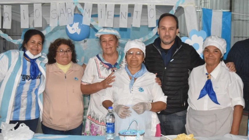 COMIDAS TÍPICAS: Conferencia de Prensa