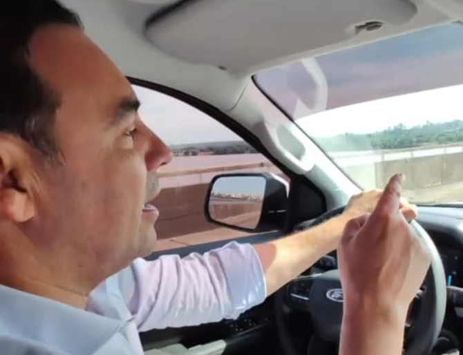 EL GOBERNADOR VALDÉS RECORRIÓ EL PUENTE QUE UNE PASO DE LOS LIBRES Y URUGUAYANA Y ANUNCIÓ SU REPARACIÓN
