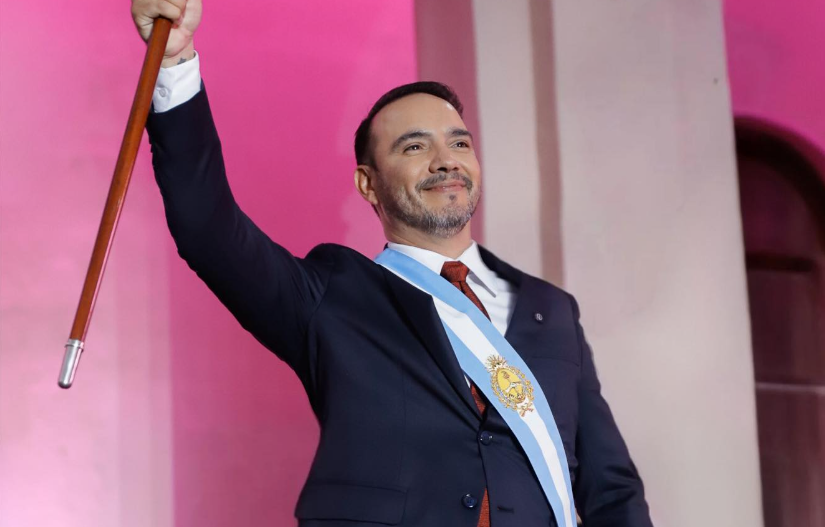 EL GOBERNADOR VALDÉS SALUDÓ A LOS CORRENTINOS CON UN MENSAJE DE "ESPERANZA, ESFUERZO Y PROGRESO" PARA EL 2026