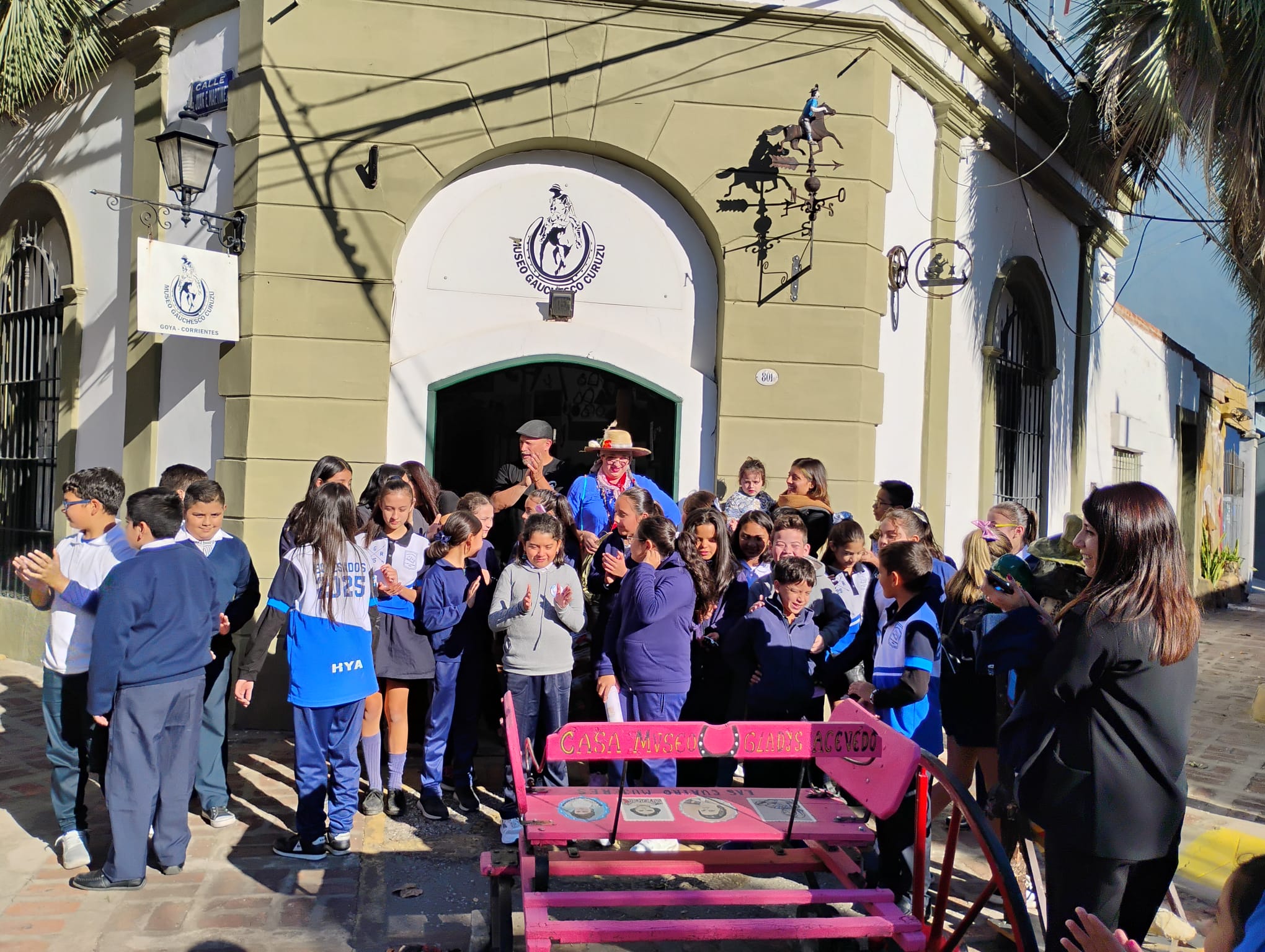 ESCUELA MUNICIPAL DE TEATRO