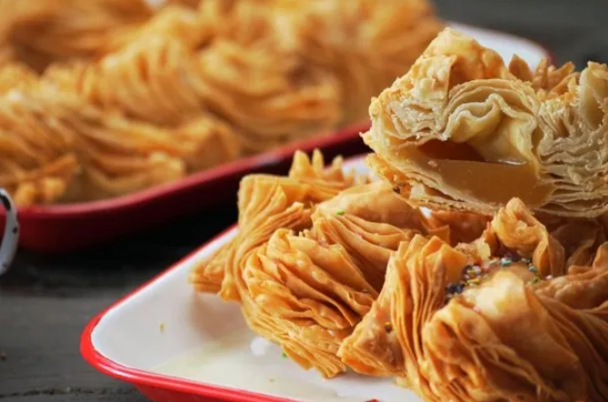 Por qué se comen pastelitos para festejar el 25 de Mayo