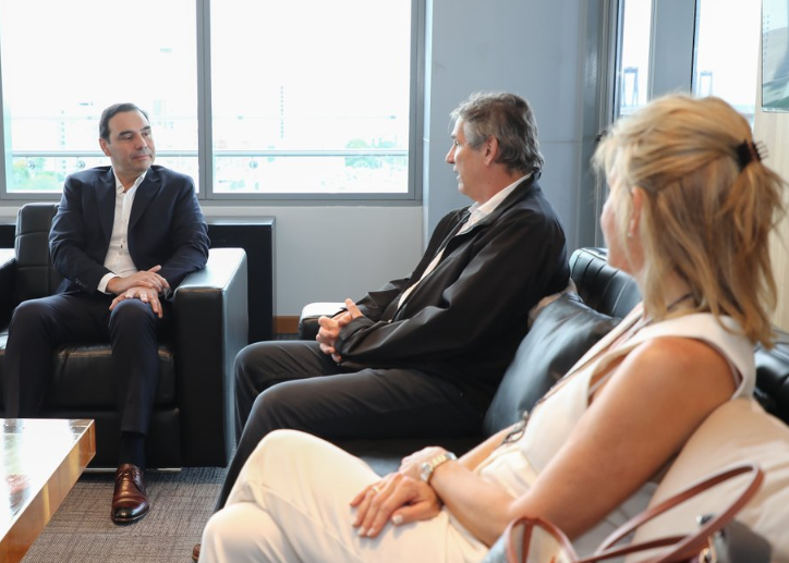 El gobernador Valdés recibió al titular de la EBY, en el Centro Administrativo de Corrientes