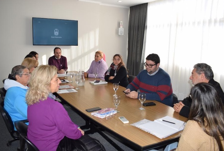 FERIA DEL LIBRO: El intendente presidió la reunión organizativa para la 6ª Edición de la Feria del Libro con los integrantes del grupo “Cultura en Acción”.