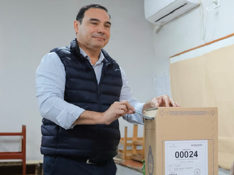 VALDÉS: “EL FUTURO DE CORRIENTES Y DEL PAÍS SE CONSTRUYE CON NUESTRO VOTO”