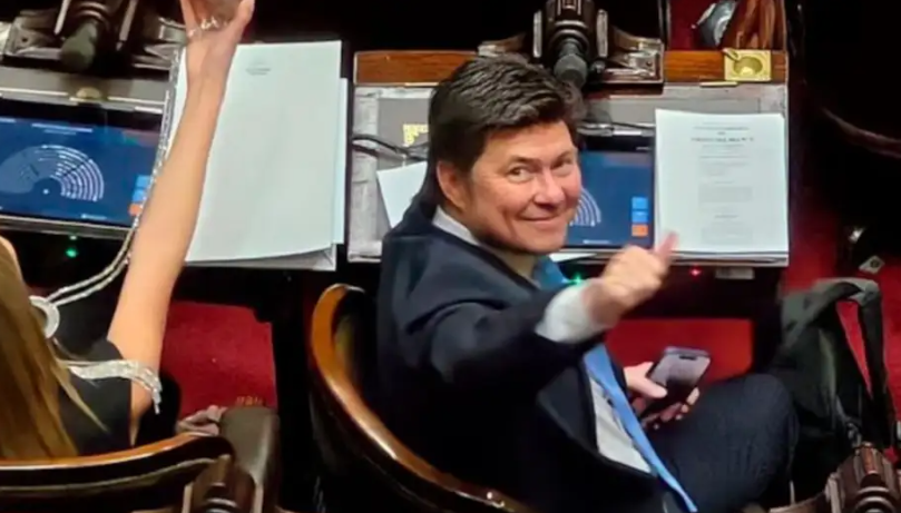 Un diputado libertario minimizó la inflación: "La economía marcha sobre ruedas"