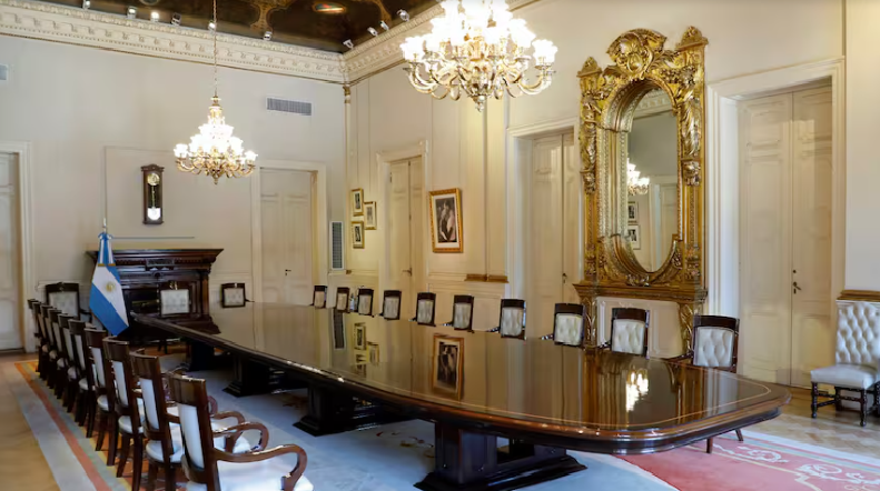 Sorpresa en Casa Rosada: el Gobierno quitó un cuadro de Perón y Evita y analiza poner uno de Messi