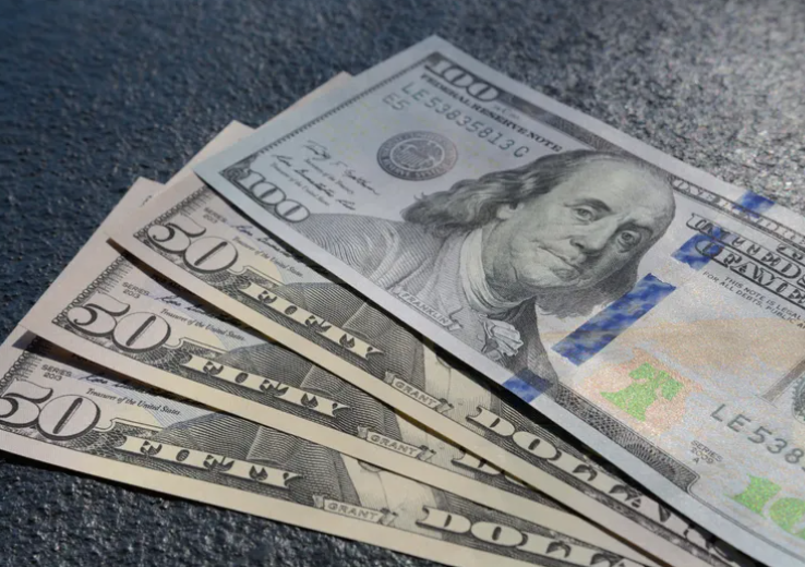 El dólar, arriba de los $1.300 en el cierre de la semana