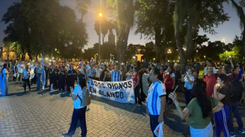 Conflicto docente en Corrientes: marchas contra el aumento del 6% con un pedido directo al gobernador