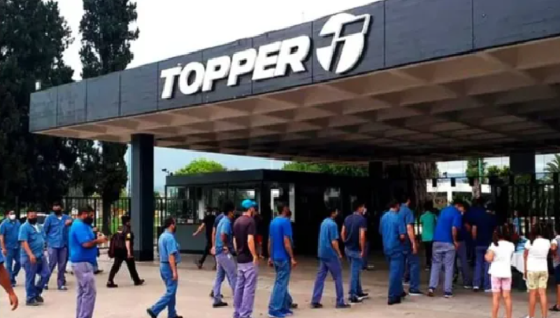 Topper ya echó a 160 trabajadores y los que siguen apenas cobran $700 mil por mes