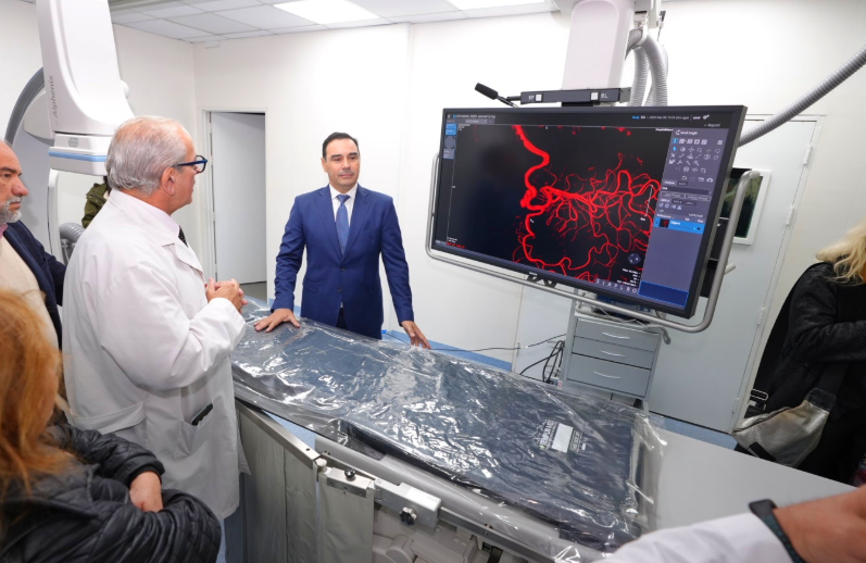 EL GOBERNADOR VALDÉS INAUGURÓ EL SERVICIO DE ANGIOGRAFÍA DEL HOSPITAL ESCUELA
