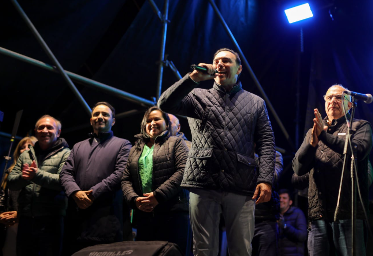 YAPEYÚ: LOS HOMENAJES A SAN MARTÍN COMENZARON A LA HORA CERO CON UNA MULTITUD EN EL FESTIVAL DEL LIBERTADOR