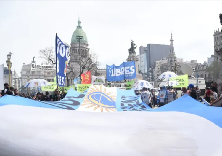 La UBA agradeció el "apoyo" de la sociedad en la masiva Marcha Federal y el compromiso de Diputados