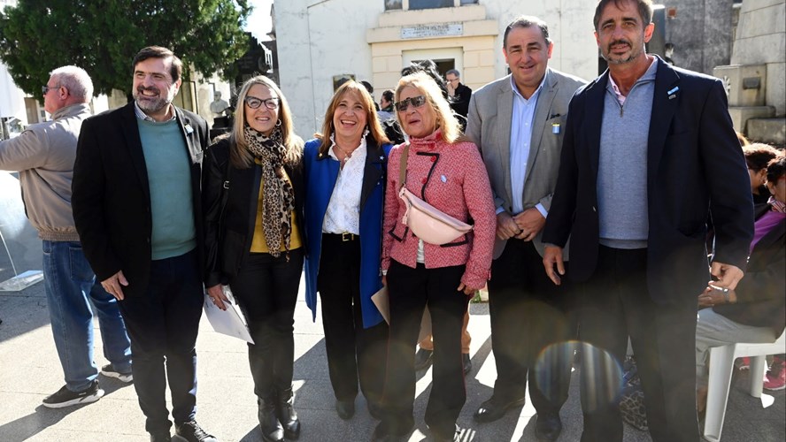 EN SANTA FE RINDIERON HOMENAJE AL “CANTOR CHAMAMECERO”