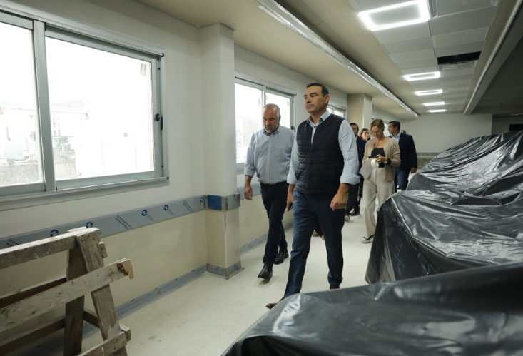 VALDÉS RECORRIÓ LAS INSTALACIONES DEL FUTURO INSTITUTO DE ONCOLOGÍA DE CORRIENTES