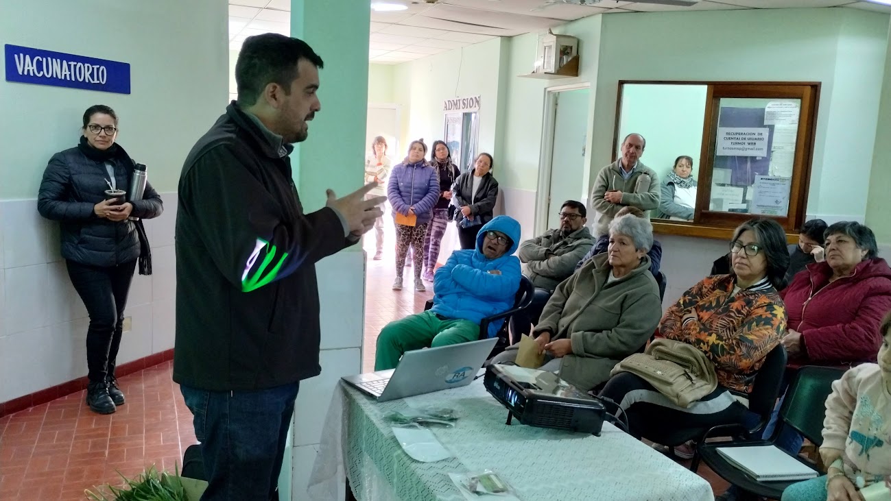 HUERTAS INSTITUCIONALES DESARROLLO SOCIAL CAPACITÓ Y ENTREGÓ SEMILLAS EN EL SANTA TERESITA