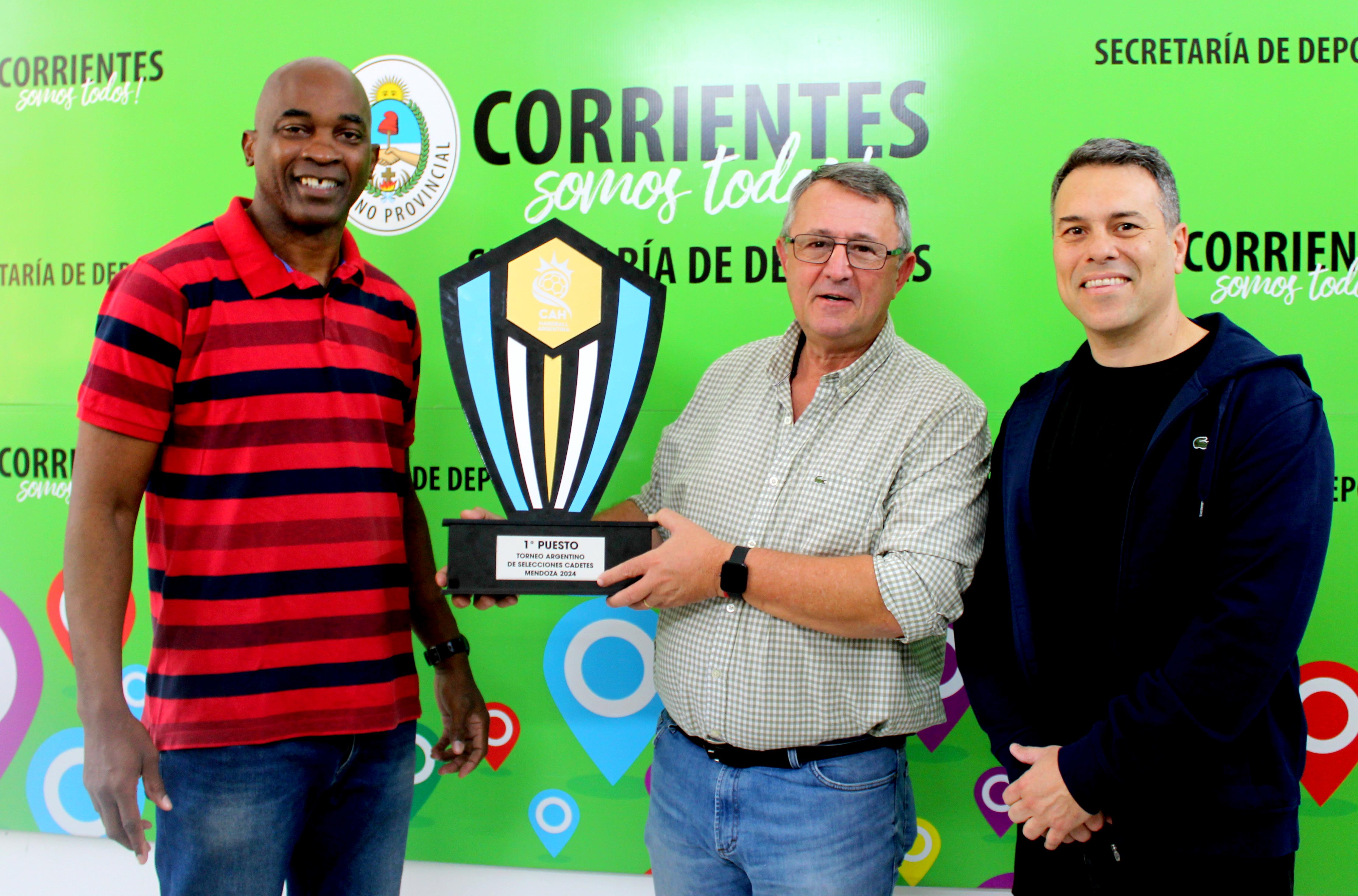 DIRECTIVOS DE LA ASOCIACIÓN DE HANDBALL AGRADECIERON APOYO OFICIAL