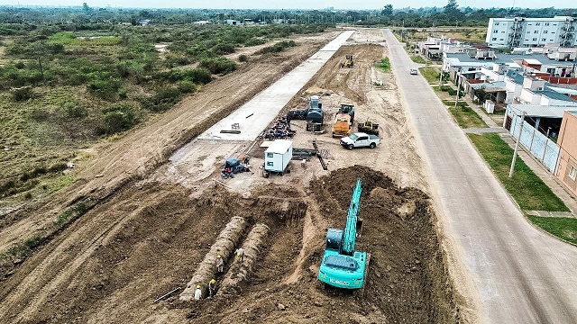    SANTA CATALINA INTENSIFICA LA PROVINCIA LOS TRABAJOS DE DESAGÜE Y PAVIMENTACIÓN DE LA AVENIDA NINI FLORES
