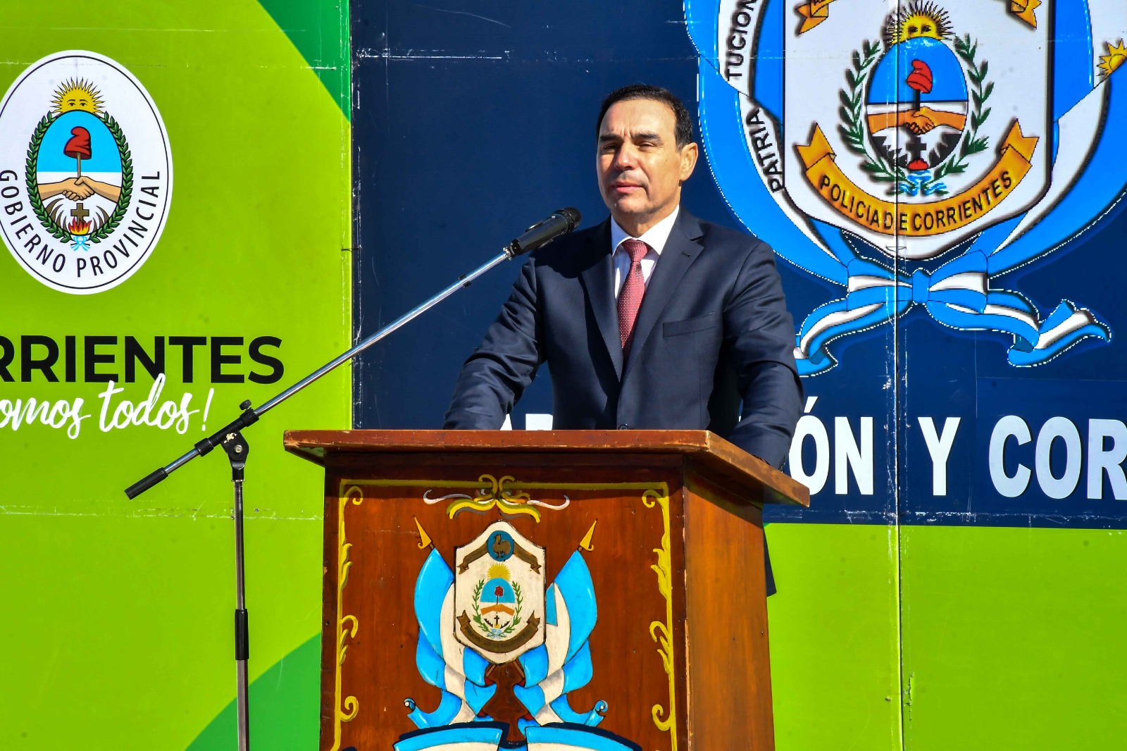ACTO POR EL 53° ANIVERSARIO VALDÉS DESTACÓ LA PROFESIONALIZACIÓN DE LA POLICÍA DE CORRIENTES Y LE ENCOMENDÓ REFORZAR LA PREVENCIÓN DEL DELITO